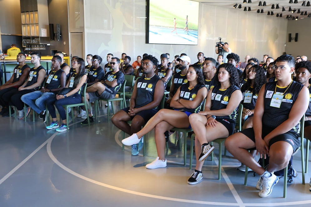 Praia Clube - Com Darlan Romani, Praia Clube apresenta equipe de atletismo de olho em Paris 2024