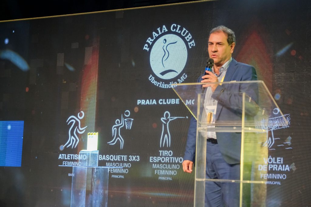 Praia Clube - Praia Clube é premiado como Clube Esportivo do Ano na FENACLUBES 2024 e Clube Formador 2023/24.